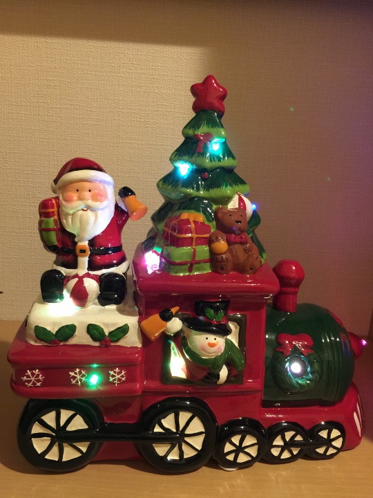 クリスマスの置物 TRAIN 画像です。