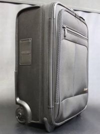 カークランドの2輪キャリーバッグ見かけた方いらっしゃいますか？