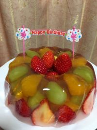 グリーンシードレスグレープとストロベリースムージーを使った『ゼリーケーキ』