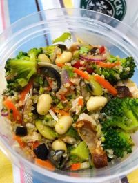 キヌアチキンサラダを作ってみました！お豆たっぷり入れてみた♫