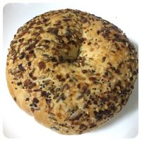 エブリシングベーグルにポピーシード追加
