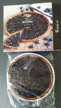 冷凍のブルーベリータルト買いました。