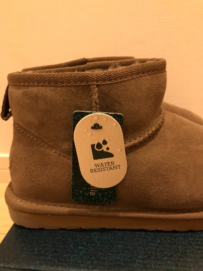 emuのムートンブーツはもう店頭に並んでいますか??