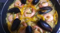冷凍ムール貝と、殻付き無頭海老でパエリア