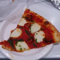 フードコート　マルゲリータピザ