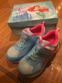 京都八幡で子供用キャラシューズ売ってますか？