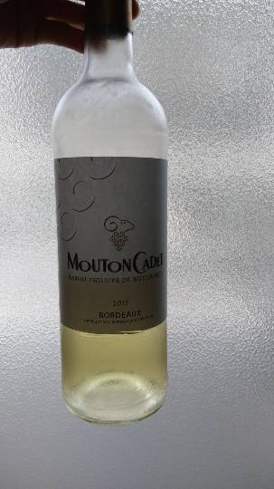エノテカ　ムートンカデ　白ワイン