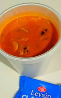 フードコートの〝チキントマトビスク〝を食べて来ましたぁ(*￣∇￣)ノ