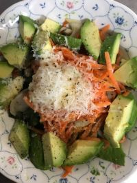 ◆舞茸とロメインレタス、アボカドのサラダ◆