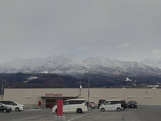 12月7日(土曜日)　かみのやま倉庫店｜今日は屋上駐車場からの景色が綺麗です。
...