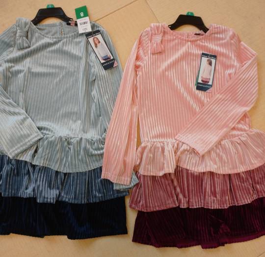 2月21日(金曜日) 広島倉庫店|すごく並んでいます…
1階にも並んで、...