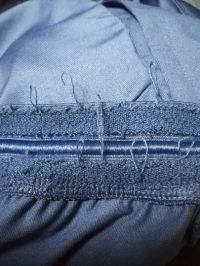 アディダスのショートパンツのほつれ？