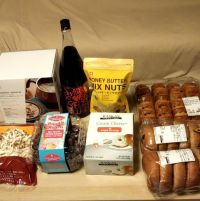 9月13日(日曜日)　久山倉庫店｜入店の列がタイヤセンターまで延びて折り返...