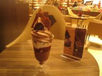 10月4日(日曜日)　尼崎倉庫店｜今着きました！
1階、2階ほぼ満車。...