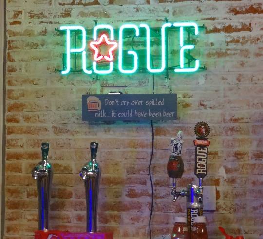 【スナックJINJIN】皆様のおかげで１０号店＆１周年♥