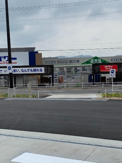 6月18日(金曜日)　守山倉庫店｜GSからの立体駐車場へのルート(通路)
...