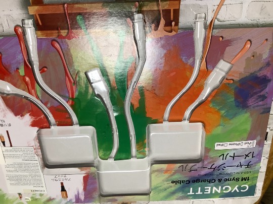 ライトニングケーブル