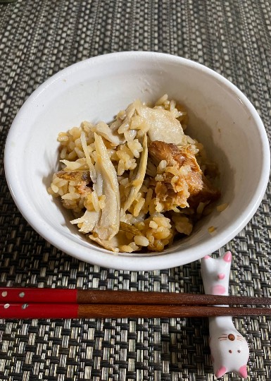 米久　お箸でほぐれる豚肉の醤油煮　を炊き込みご飯で！