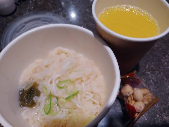 【スナックJINJIN】21号店 ハタチヲスギタラニジュウイチ♥