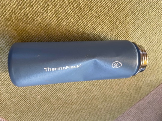 ThermoFlask 水筒について