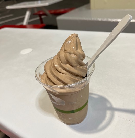 【久山】フードコートメニュー ヘーゼルナッツ チョコレートソフトクリームが登場！