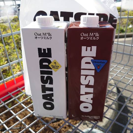 OATSIDE オーツミルク（ロードショー）