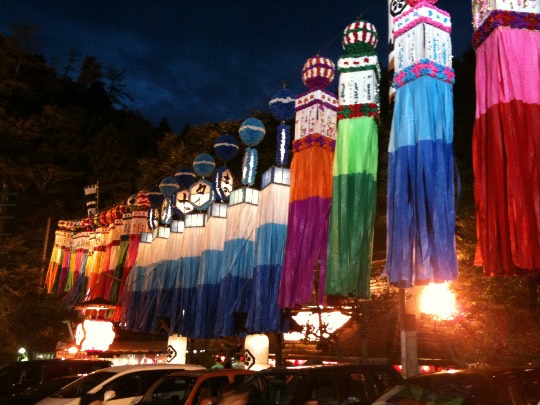 【スナックJINJIN】キッチンカー  水面に映る風 または秋  (出張営業５)