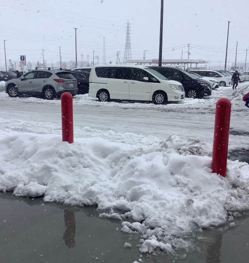 2月9日(日曜日) 　東近江倉庫店｜東近江に着きました

周辺道路はガッ...