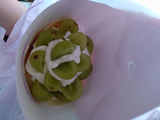 10月10日(金曜日) 　北九州倉庫店｜キッチンカーきてまーす
私はクレープ買...