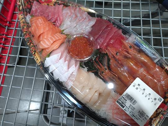 12月31日(水曜日) 　千葉ニュータウン倉庫店｜9:00
駐車場9割埋まってます
帰...