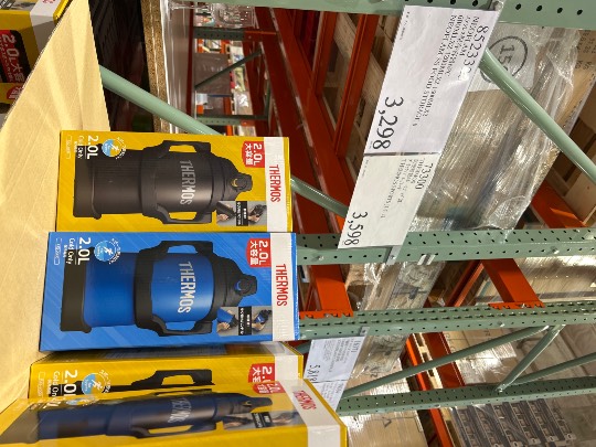 4月21日(火曜日) 　神戸倉庫店｜サーモス、2リットルの水筒？ってあります...