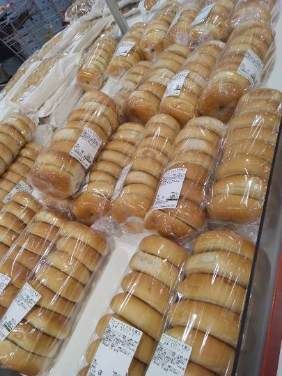 4月15日(水曜日) 　守山倉庫店｜おはようございます
最近プレーンベーグ...