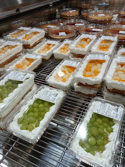 8月23日(日曜日) 　和泉倉庫店｜おはようございます♪

トンネル側並...