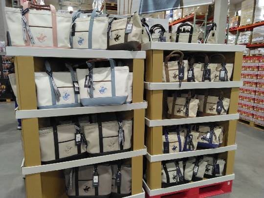 10月26日(月曜日) 　守山倉庫店｜ケーキ系種類と値段が知りたいです...